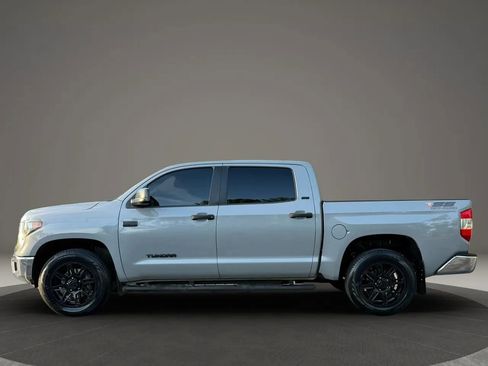 Used 2018 Toyota Tundra SR5 w/ SR5 Upgrade Package image 8