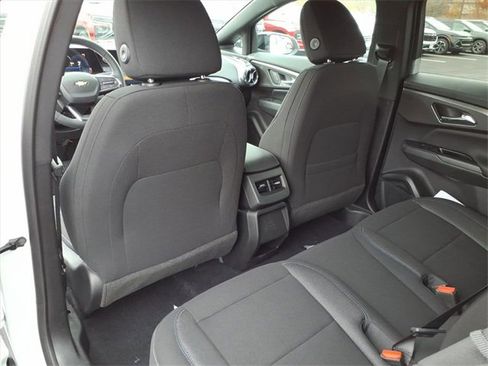 New 2026 Chevrolet Equinox EV LT image 8