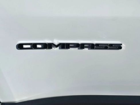 Certified 2024 Jeep Compass Latitude image 24