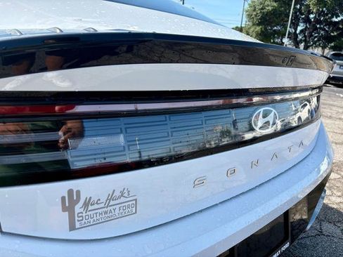 Used 2025 Hyundai Sonata SEL FWD image 5