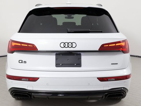 Used 2024 Audi Q5 e Premium Plus w/ Premium Plus Package image 29