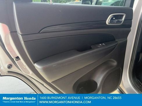 Used 2019 Jeep Grand Cherokee Laredo w/ Laredo X Package AWD/4WD image 27