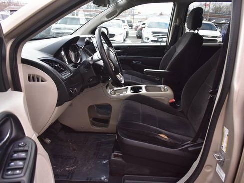 Used 2013 Dodge Grand Caravan SXT w/ Rear Park Assist Pkg image 13