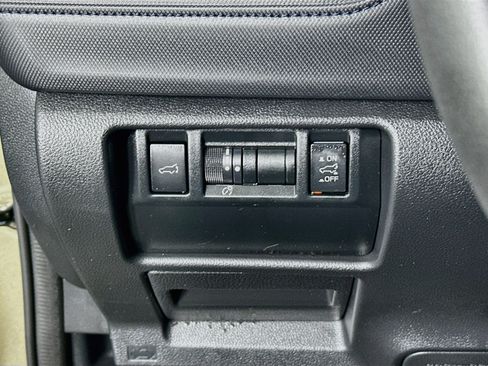Used 2025 Subaru Forester Limited AWD/4WD image 16
