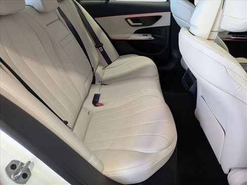 Used 2025 Mercedes-Benz E 350 Sedan image 21