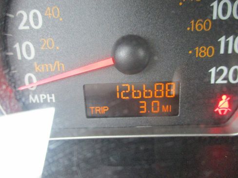 Used 2004 Saturn ION Level 2 w/ Power Pkg FWD image 29