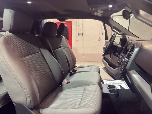 Used 2017 Ford F150 XLT w/ Equipment Group 302A Luxury image 19