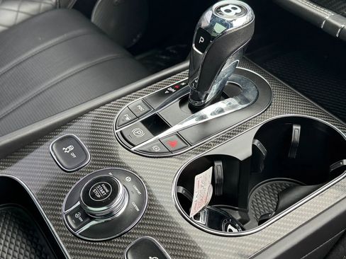 Used 2020 Bentley Bentayga AWD/4WD image 21
