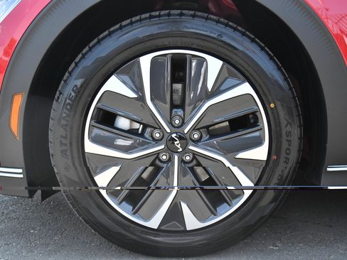 Used 2024 Kia EV6 Light RWD image 12