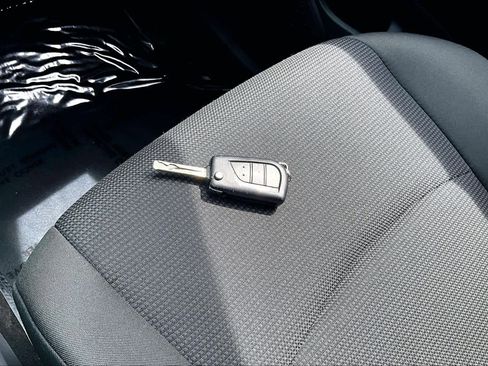 Used 2025 Toyota RAV4 LE AWD/4WD image 14