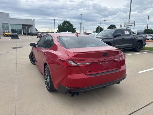 Used 2025 Toyota Camry SE w/ Convenience Package FWD image 4