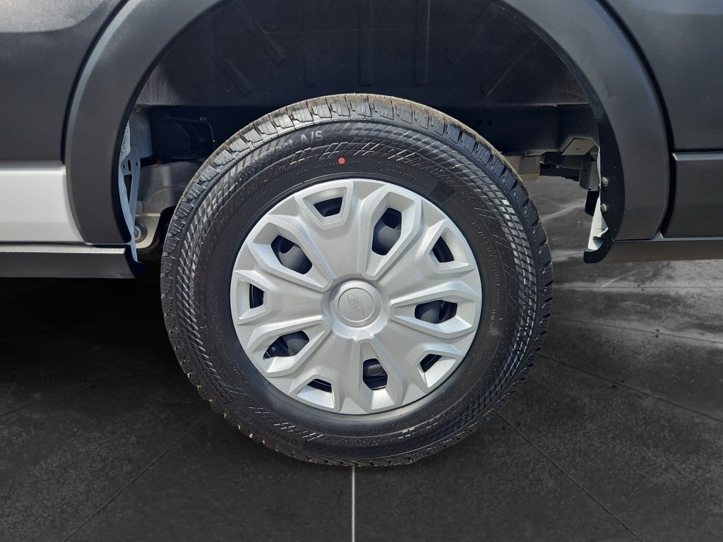Used 2024 Ford E-Transit Low Roof RWD image 28