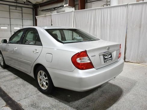 Used 2004 Toyota Camry LE FWD image 4