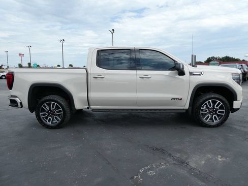 Used 2026 GMC Sierra 1500 AT4 w/ AT4 Premium Package AWD/4WD image 4
