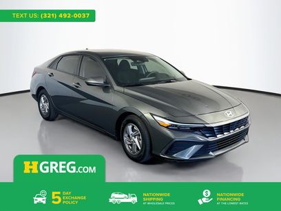 Used 2025 Hyundai Elantra SE