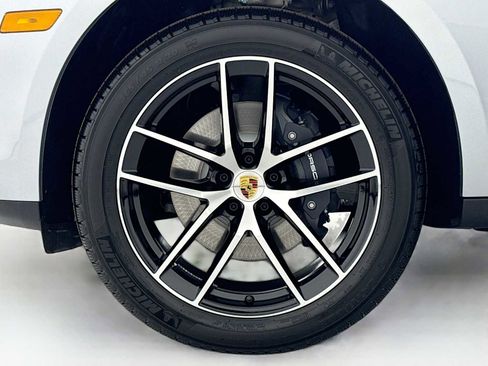 Certified 2026 Porsche Macan AWD/4WD image 33