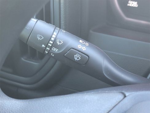 Used 2022 Chevrolet Silverado 1500 Custom image 35