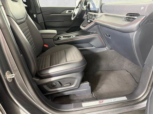 Used 2025 Ford Explorer ST-Line AWD/4WD image 13