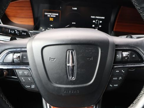 Used 2019 Lincoln Navigator Reserve AWD/4WD image 18