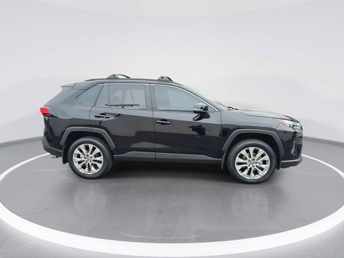 Used 2025 Toyota RAV4 XLE Premium w/ Weather Package AWD/4WD image 9