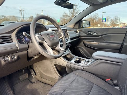 Used 2023 GMC Acadia SLE w/ Driver Convenience Package image 15