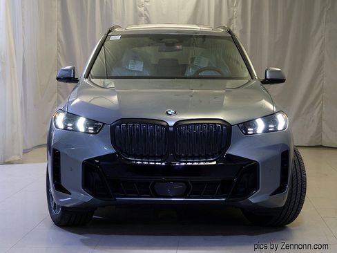 New 2026 BMW X5 xDrive40i w/ M Sport Package AWD/4WD image 5
