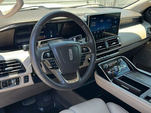 Certified 2024 Lincoln Navigator L Reserve AWD/4WD image 13