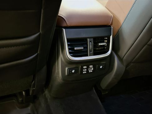Used 2023 Subaru Outback Touring XT AWD/4WD image 29