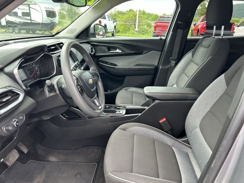 Used 2023 Chevrolet TrailBlazer LT w/ Convenience Package AWD/4WD image 21