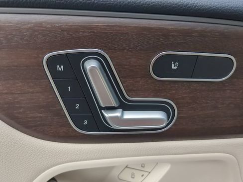 Used 2021 Mercedes-Benz GLB 250 image 23