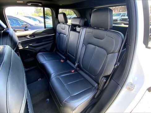 Used 2024 Jeep Grand Cherokee Limited AWD/4WD image 20