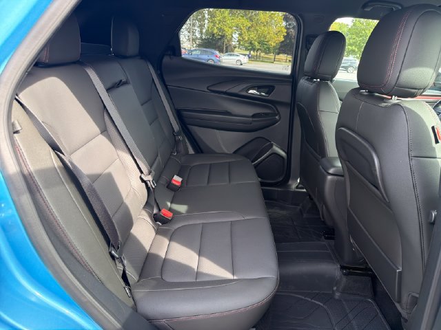 Used 2025 Chevrolet TrailBlazer RS w/ Driver Confidence Package AWD/4WD image 14