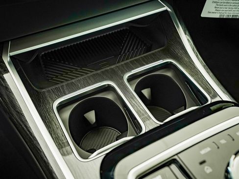 New 2026 BMW 740i xDrive w/ Executive Package image 44