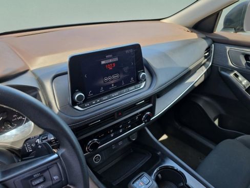 Used 2023 Nissan Rogue S AWD/4WD image 18