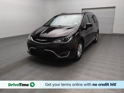 Used 2017 Chrysler Pacifica Touring-L image 1