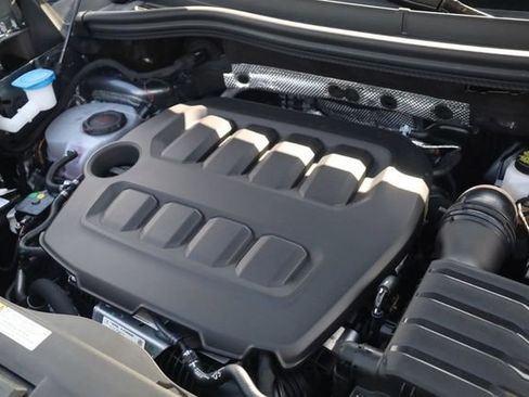 New 2026 Volkswagen Tiguan SE R-Line AWD/4WD image 23