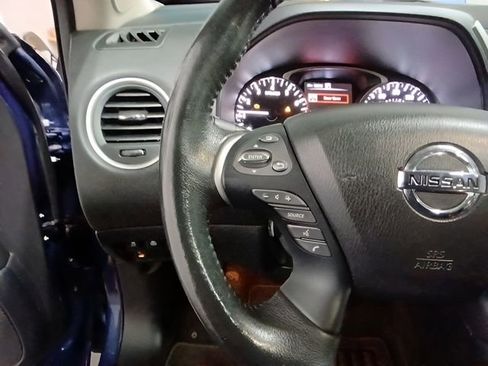 Used 2018 Nissan Pathfinder Platinum AWD/4WD image 14