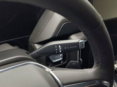 Used 2025 GMC Yukon XL Denali w/ Sun & Power Step Package image 15