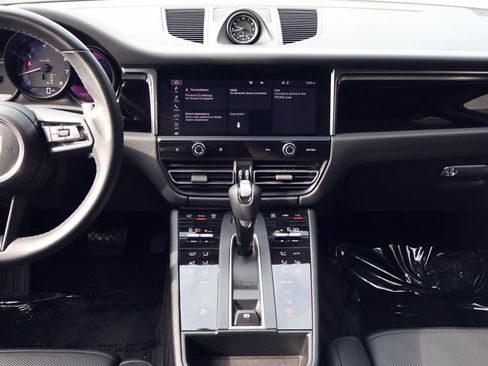 Certified 2023 Porsche Macan image 20