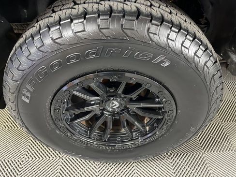 Used 2020 Toyota 4Runner SR5 image 12