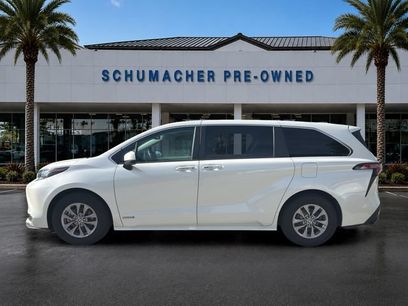Used 2021 Toyota Sienna XLE
