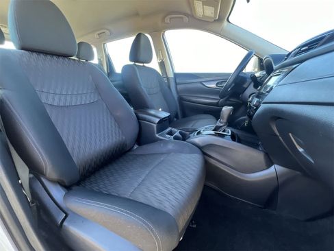 Used 2019 Nissan Rogue S image 21