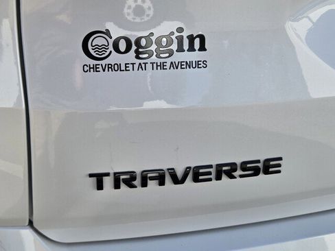 Used 2023 Chevrolet Traverse Premier image 34