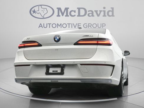 Used 2023 BMW i7 xDrive60 AWD/4WD image 33