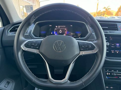 Used 2024 Volkswagen Tiguan SE image 13