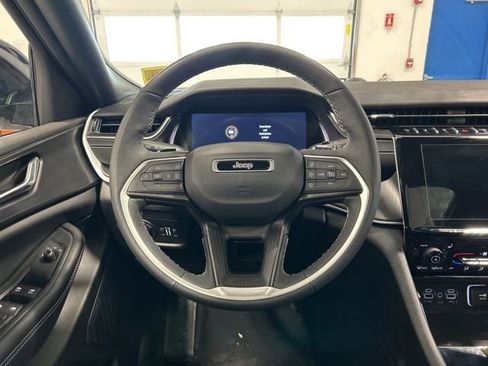 Used 2024 Jeep Grand Cherokee L Altitude AWD/4WD image 15