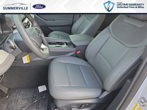 New 2026 Ford Explorer Active w/ Active Comfort Package image 18