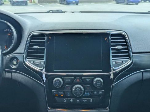Used 2020 Jeep Grand Cherokee Limited w/ Luxury Group II RWD image 18