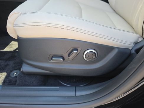 New 2026 Genesis GV70 2.5T Advanced AWD/4WD image 12