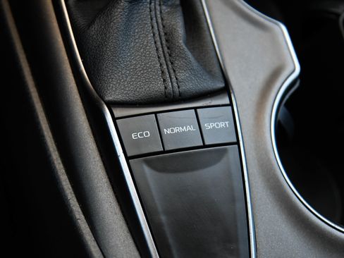 Used 2023 Toyota Camry SE FWD image 25